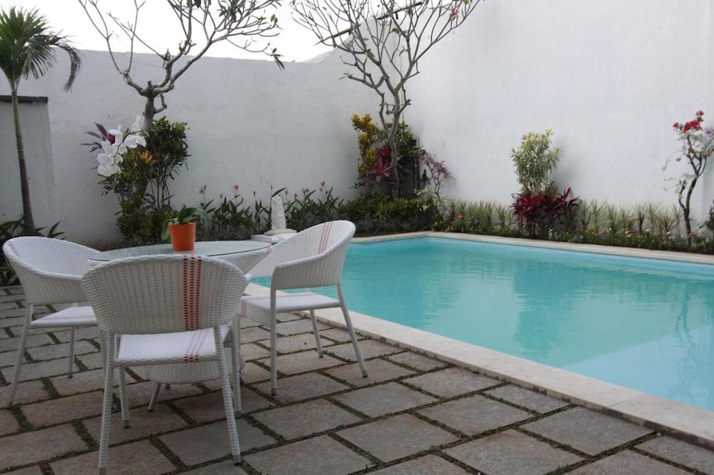 Spazzio Bali Hotel Кута Екстериор снимка