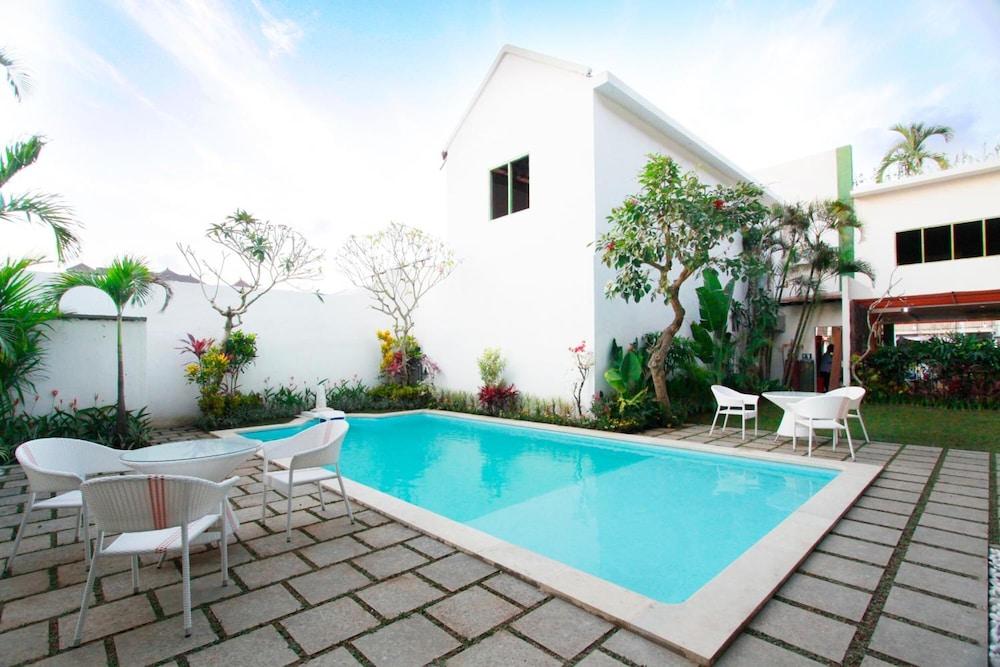 Spazzio Bali Hotel Кута Екстериор снимка