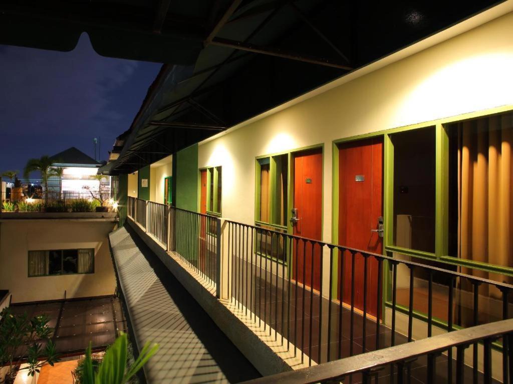 Spazzio Bali Hotel Кута Екстериор снимка