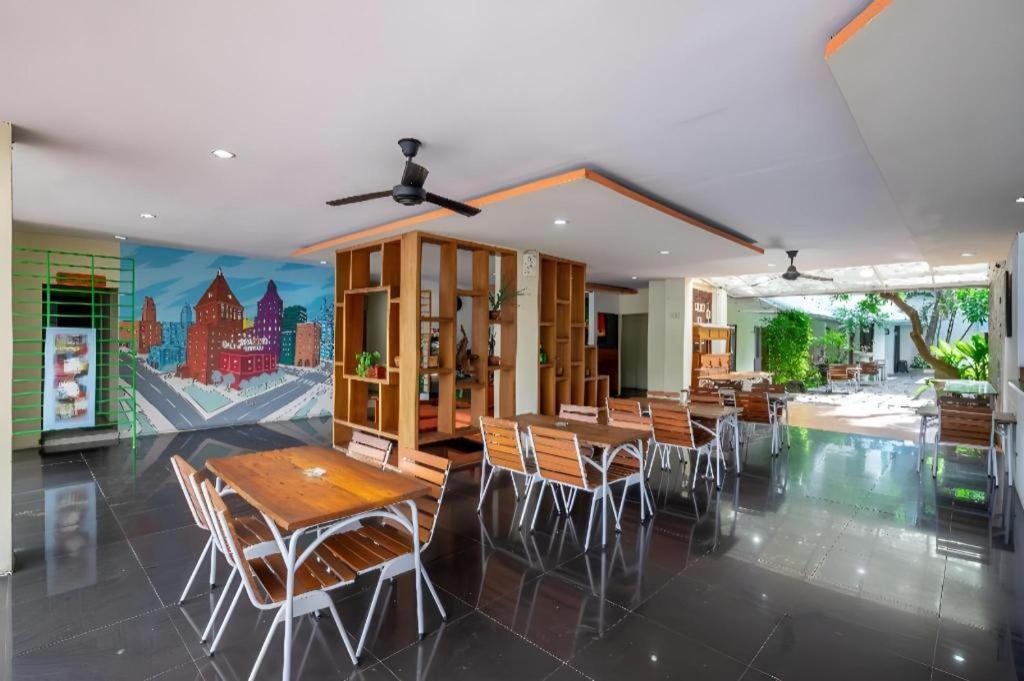 Spazzio Bali Hotel Кута Екстериор снимка