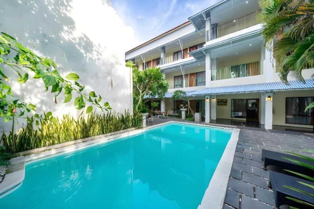 Spazzio Bali Hotel Кута Екстериор снимка