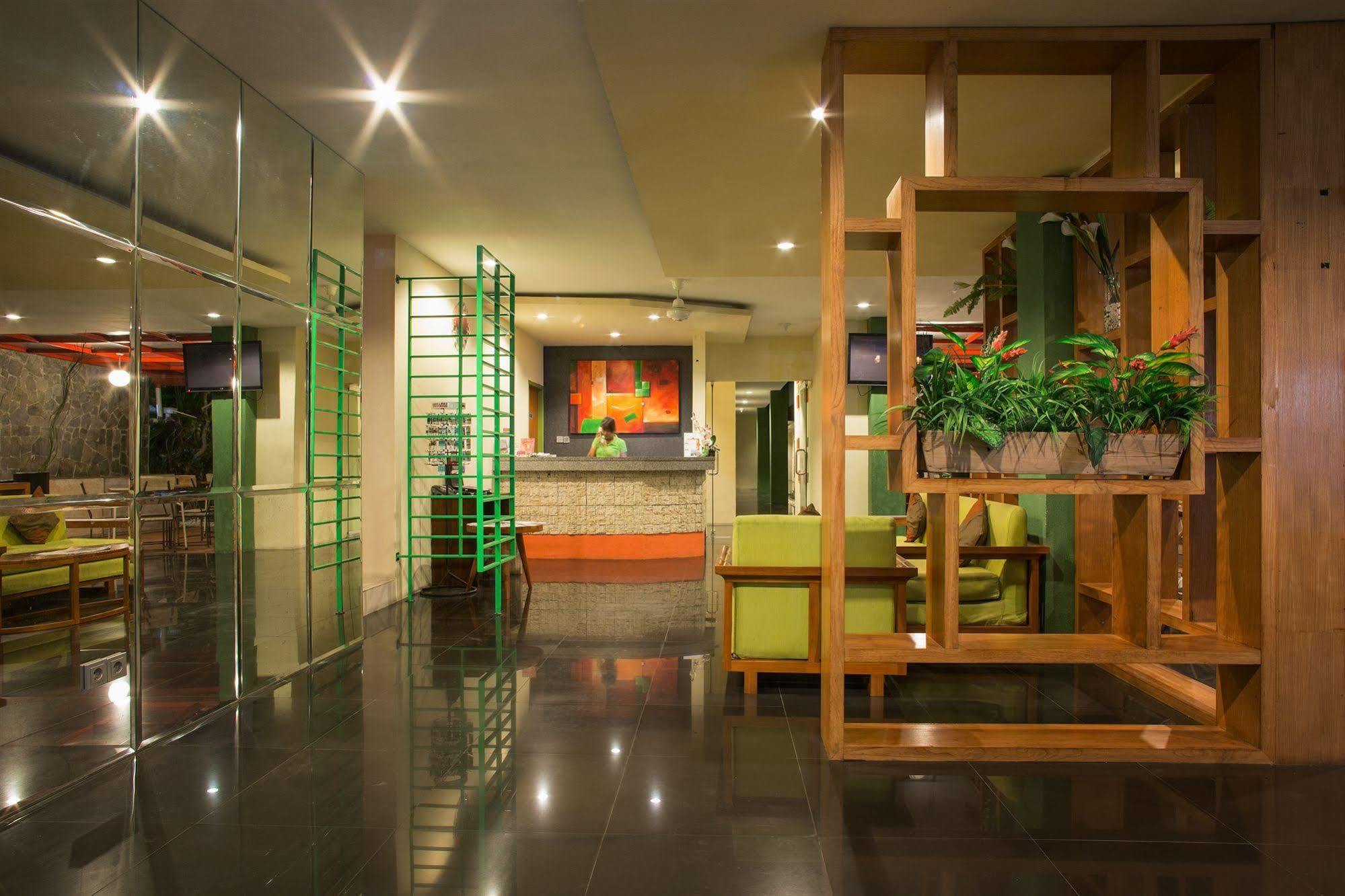 Spazzio Bali Hotel Кута Екстериор снимка