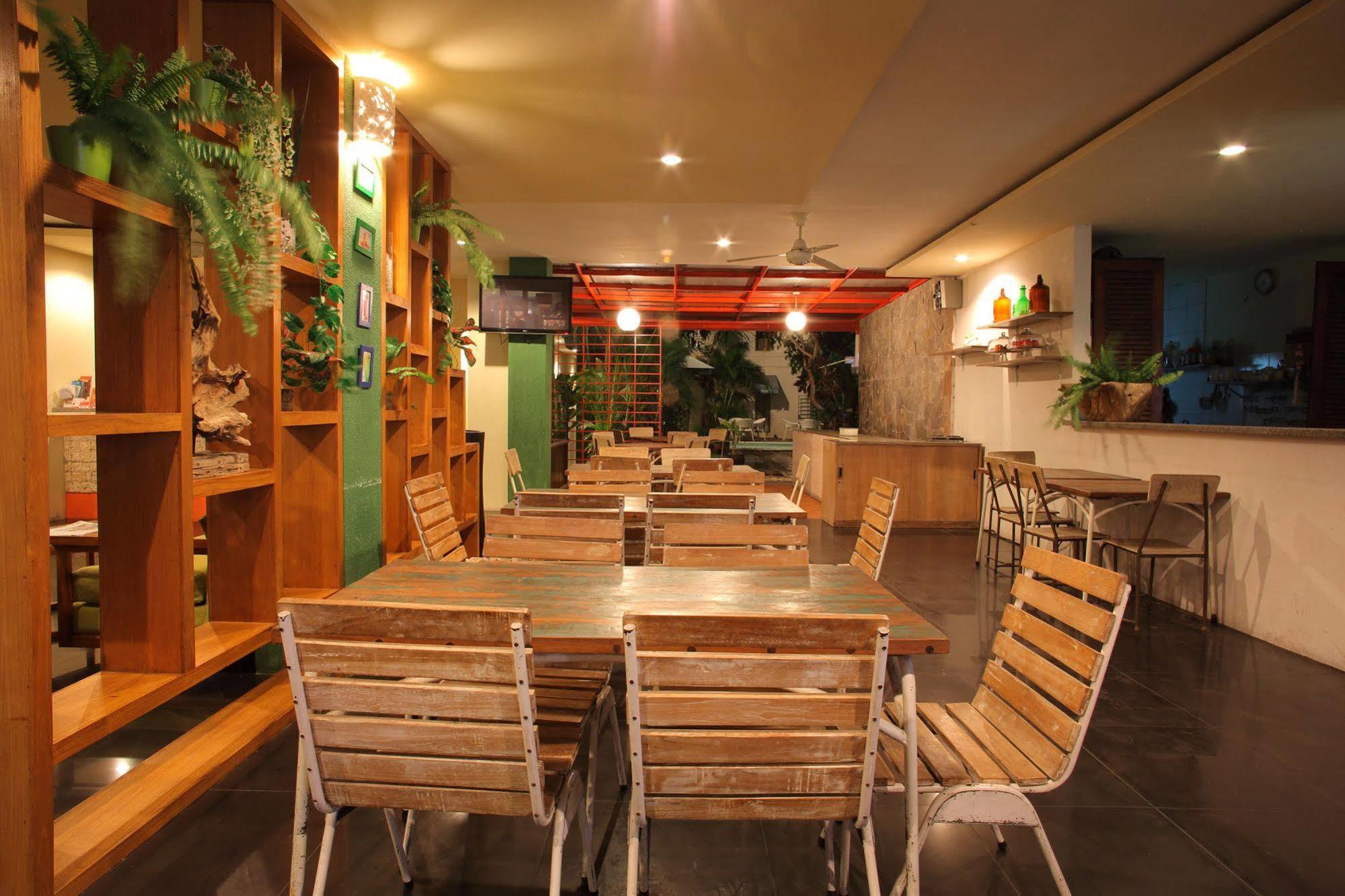 Spazzio Bali Hotel Кута Екстериор снимка